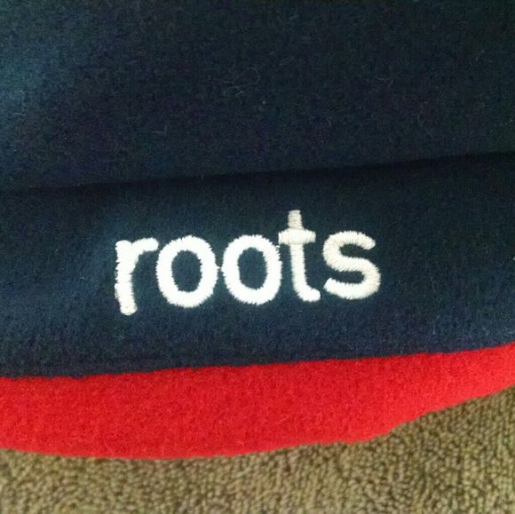 Roots 2002 Beret - Picture 3 of 4